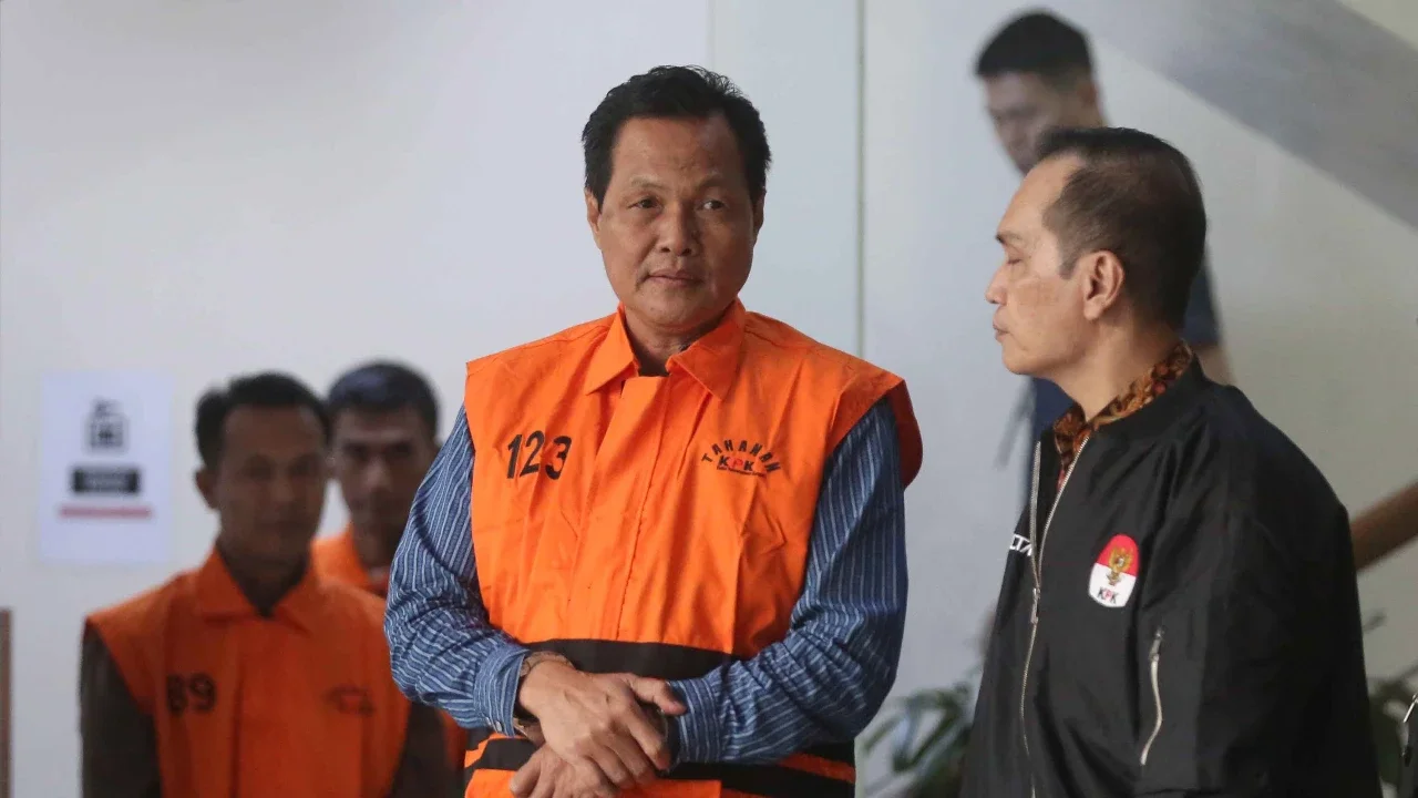 FOTO: KPK Tahan Bupati Muara Enim Usai OTT Dugaan Korupsi Disdikbud