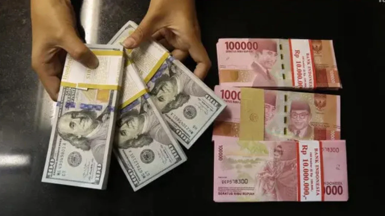 Buah Sinergi Pemerintah dan BI: IHSG Menghijau, Rupiah Menguat