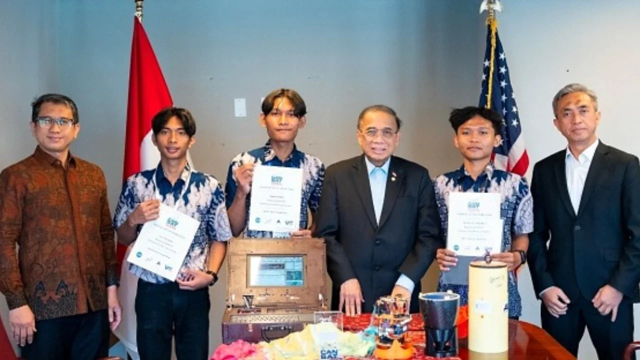 Tim Indonesia Raih Juara III Dunia pada Kompetisi CanSat 2026 di Amerika Serikat