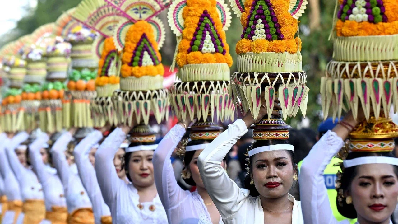 FOTO: Ribuan Seniman Meriahkan Pembukaan Pesta Kesenian Bali 2026