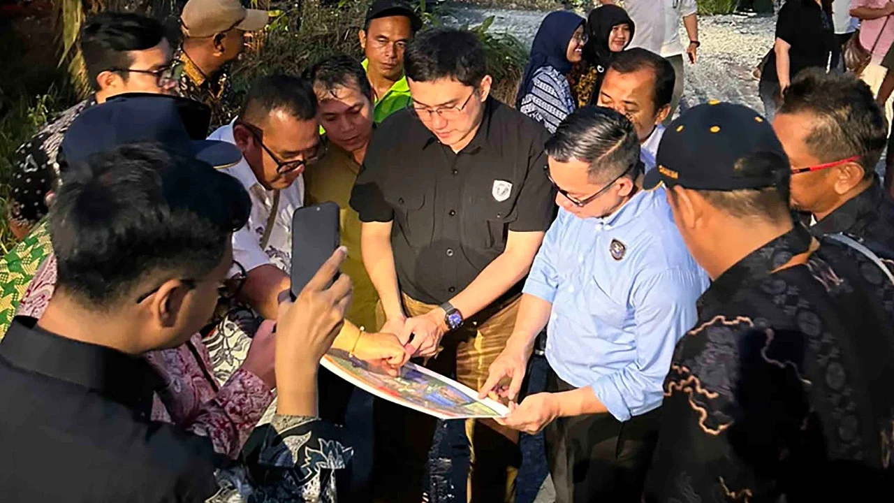 FOTO: Pemerintah Dorong Pembangunan Sekolah Rakyat dan Jalan Strategis di Sambas