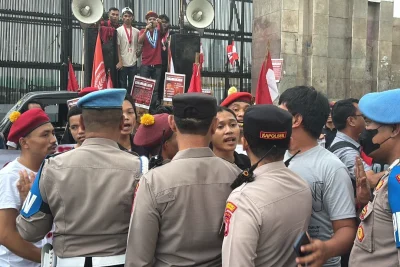 Special Plan: Demo Cipayung Menggugat di DPR Memanas, Massa dan Polisi Sempat Adu Mulut