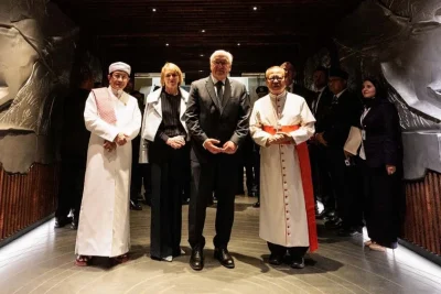 Main Agenda: FOTO: Presiden Jerman Kunjungi Mesjid Istiqlal dan Gereja Katedral Jakarta