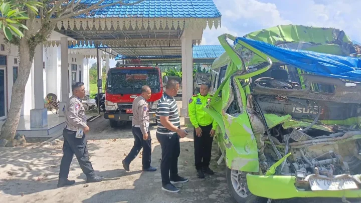 Solution For: Kecelakaan Maut di Tol Lima Puluh-Indrapura, Empat Tewas dan Belasan Orang Luka-Luka