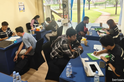 Historic Moment: Hari Pertama Dibuka Kembali, Posko Blok 15 Terima 102 Laporan Pekerja Eks Hotel Sultan