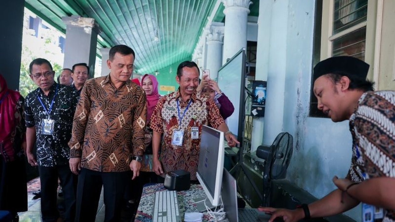 Gubernur Jateng Pastikan SPMB Jawa Tengah 2026 Berjalan Lancar, Tegaskan Anti Titip-Titip