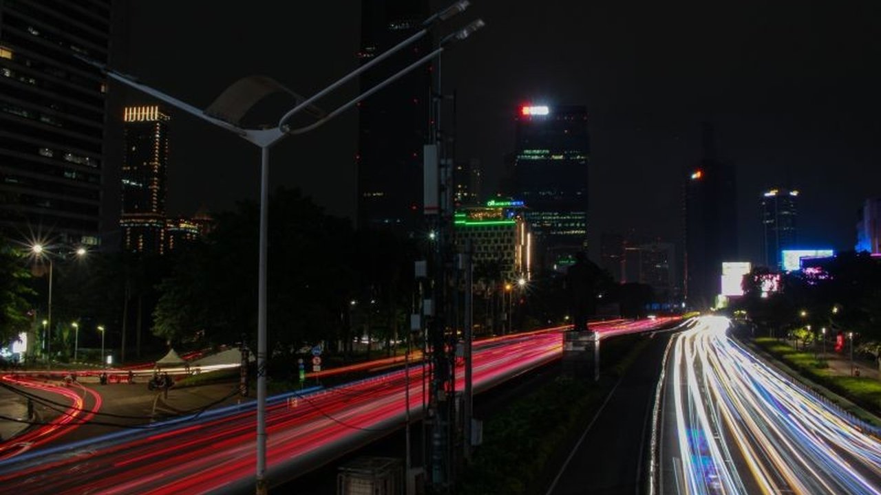 Inisiatif Penghematan Energi Jakarta Sukses Pangkas 60 Ton Emisi Karbon dalam Satu Jam