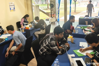 Key Strategy: FOTO: Pendataan Pekerja Eks Hotel Sultan Capai 102 Orang pada Hari Pertama