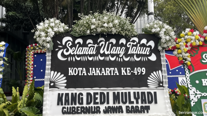 Special Plan: Tampil Beda di Tengah Perayaan HUT Jakarta, Karangan Bunga Hitam Dedi Mulyadi Menarik Perhatian