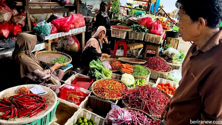 Latest Program: Harga Pangan Terkini: Cabai Rawit Tembus Rp76 Ribu, Telur Ayam Rp29 Ribu per Kilogram