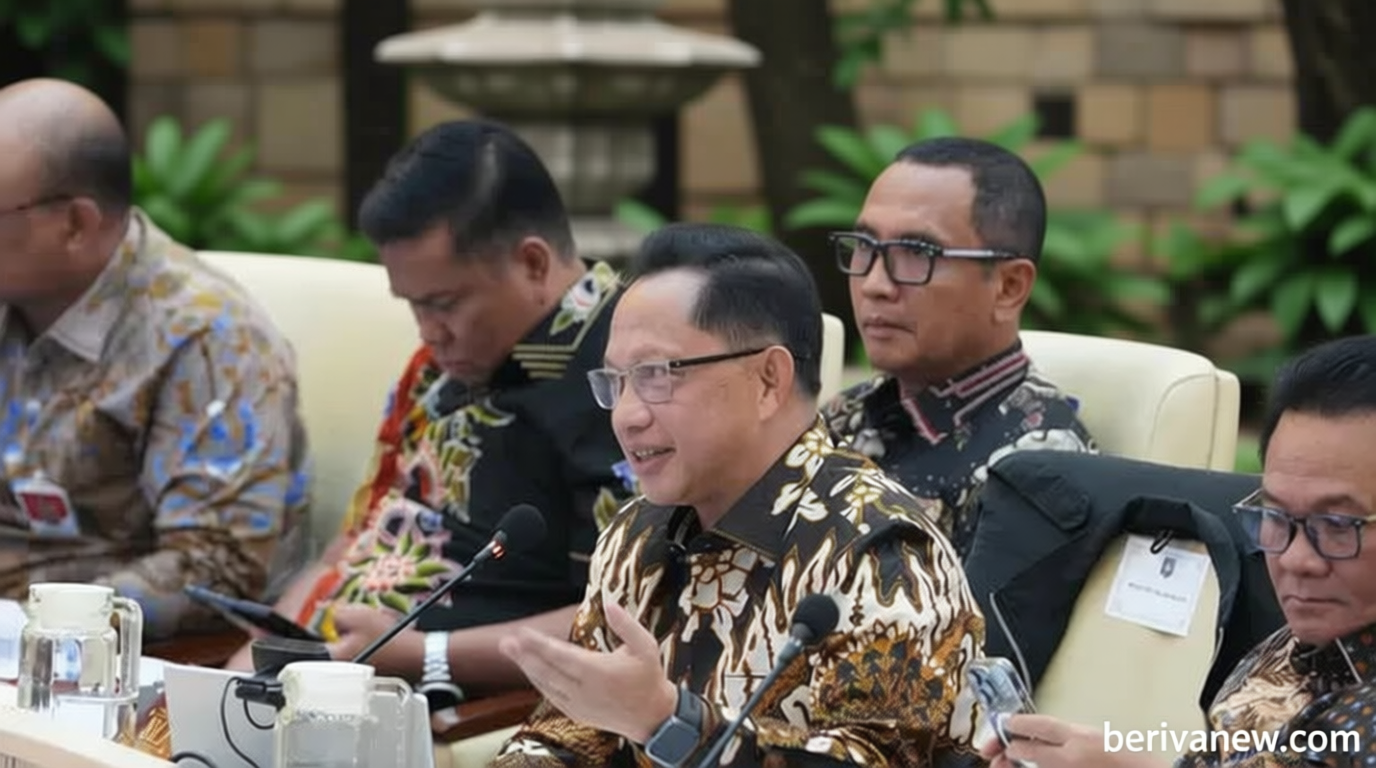 Mendagri Tito Buka Suara Terkait Kabar Dua Desa Lepas ke Malaysia