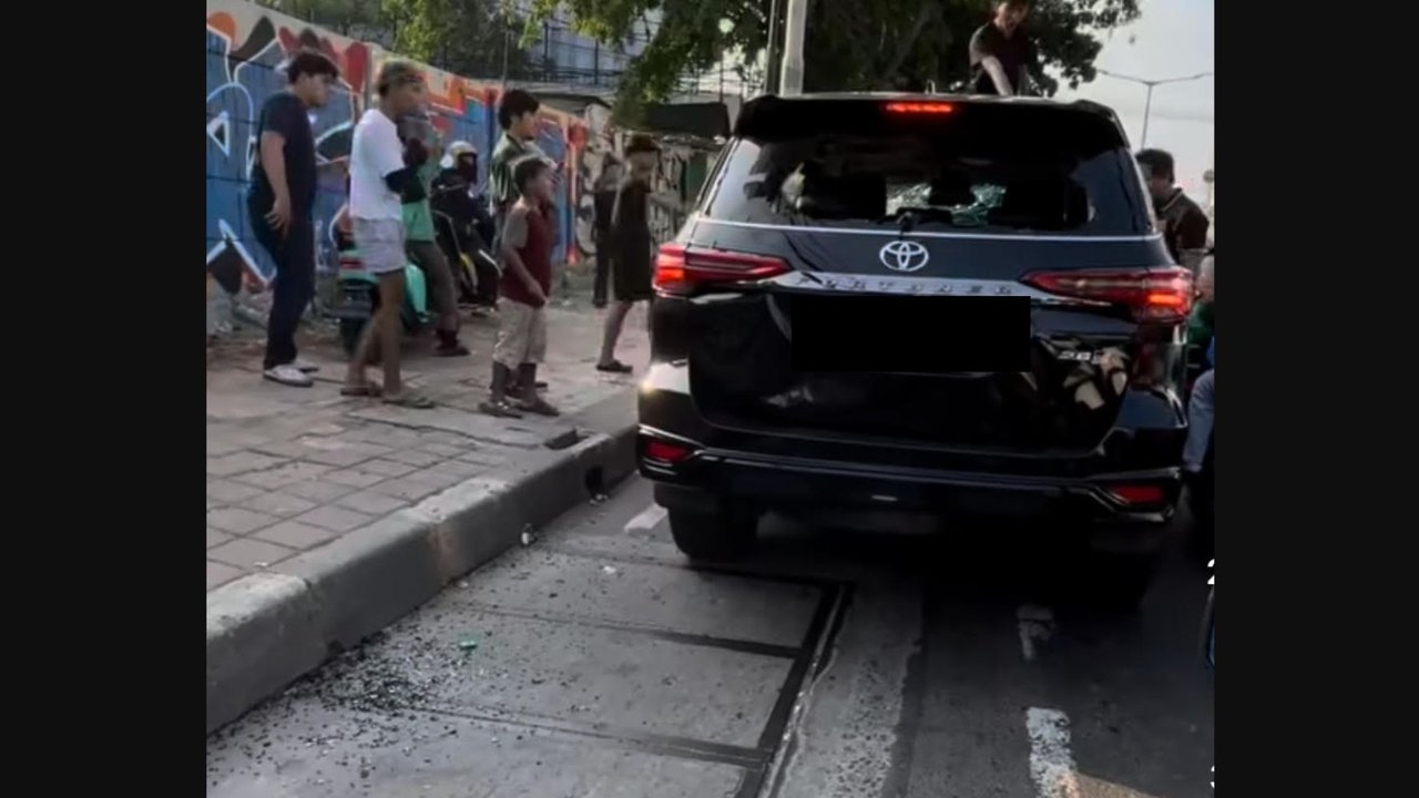 Viral Mobil Fortuner Dikejar dan Dirusak Massa, Ini Penjelasan Polisi