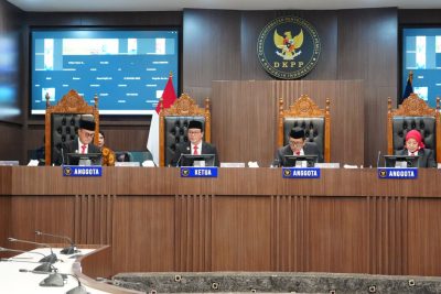 Key Strategy: Kumpul Kebo dengan Bawahan dan Pungli Seleksi PPK, Anggota KPU OKU Timur Dipecat DKPP