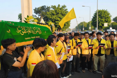 Topics Covered: BEM UI Demo di Mabes Polri, Bawa Keranda Mayat