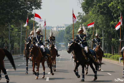 Main Agenda: Diiringi Tari Enggang, Prabowo Sambut Presiden Belarus di Istana Merdeka