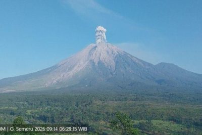 Gunung Semeru Erupsi Lagi, Disertai Suara Dentuman