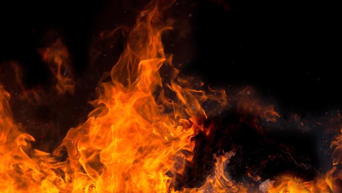 Ruko di Kawasan Asemka Jakbar Terbakar, 21 Mobil Damkar Dikerahkan