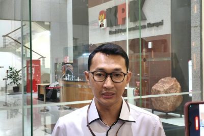 KPK Duga Istri Bupati Pemalang Bantu Siapkan Uang Hasil Pemerasan