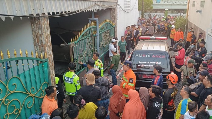 Kakak Beradik Tewas Saat Rumahnya Terbakar di Surabaya