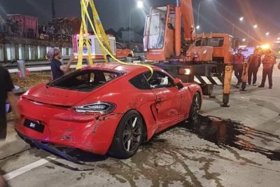 Mobil Porsche Masuk Selokan di Tol Andara, Polisi Sebut Sopir Hilang Kendali
