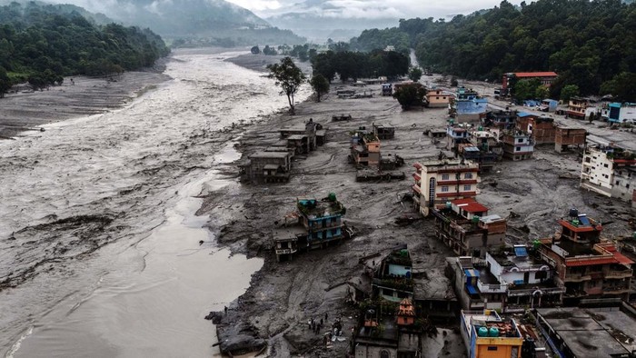 Korban Tewas Banjir Bandang Nepal-Tibet Jadi 939 Orang, 3.925 Masih Hilang