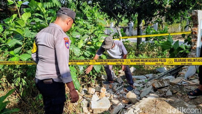 Bocah di Ponorogo Tewas Tertimpa Tembok saat Asyik Main Petak Umpet