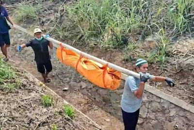 Mayat Pria Terbungkus Plastik Ditemukan di Kolong Tol Bocimi