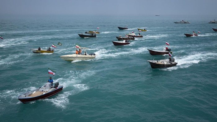 Iran Ingatkan Awak Kapal Tanker di Pelabuhan Kuwait-Bahrain untuk Pergi
