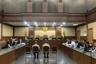 Keluarga Pejabat Bea Cukai Bawa Lari Bingkisan gegara Ketakutan Usai OTT KPK