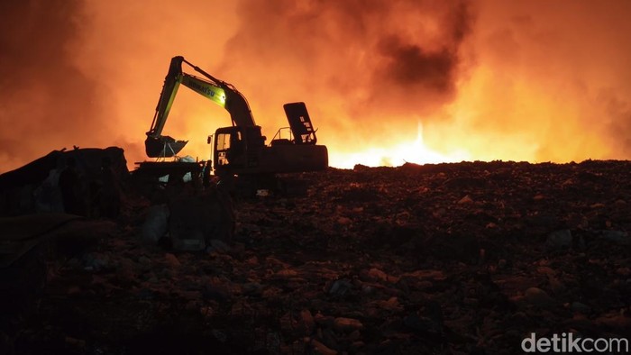 TPA Jatibarang Semarang Terbakar Malam Ini, Kandungan Gas Metana Tinggi