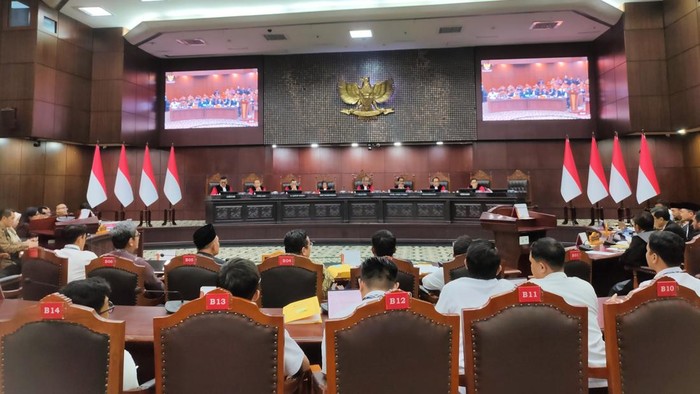 Sidang Gugatan Ijazah Gibran, Hakim MK Sorot Banyak Calon Lulusan Paket C